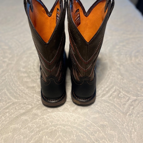 Men’s Ariat Carbon Toe Waterproof Leather Work Boot - Picture 2 of 9